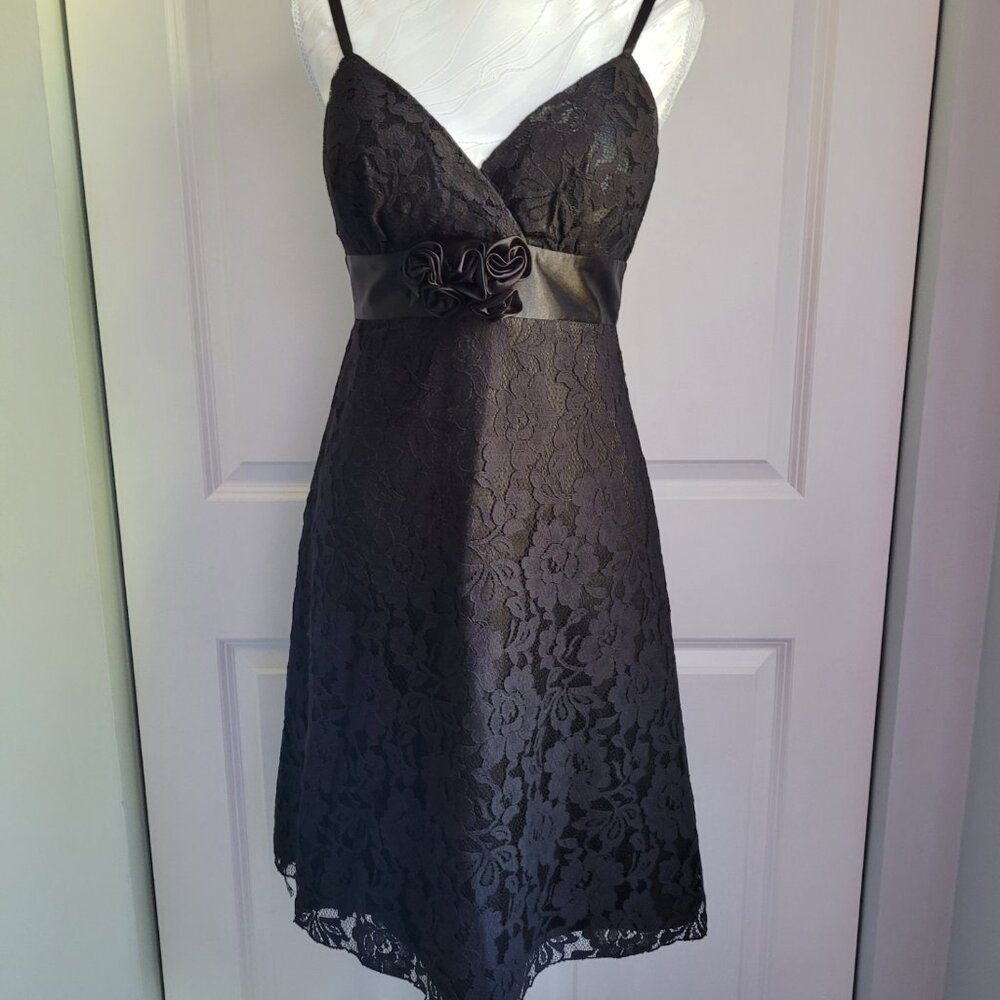 Smart Set little black lace dress size 7